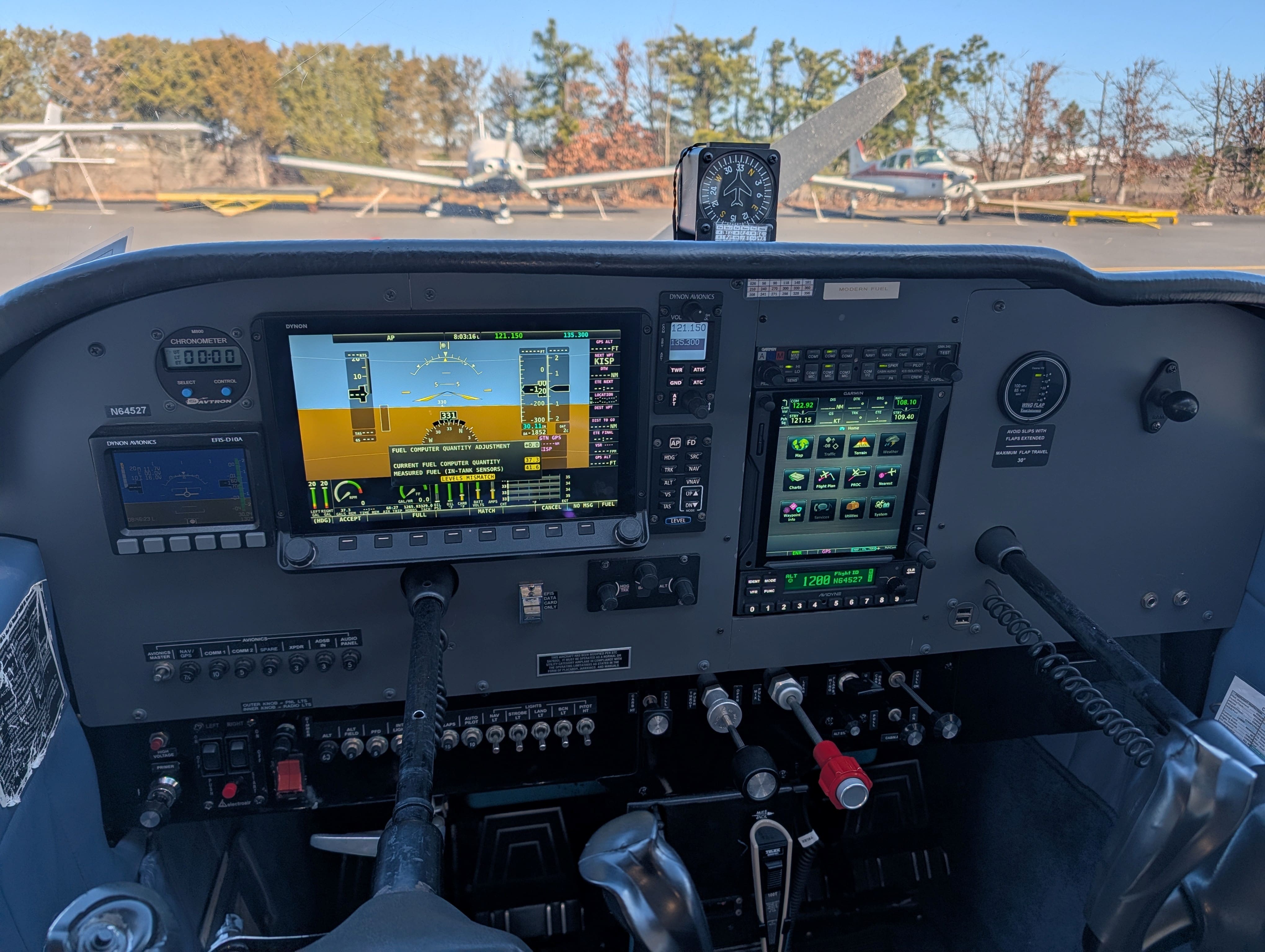 Modern Dynon SkyView and Avidyne IFD glass cockpit panel in Aspire Aviation Cessna 172 N64527
