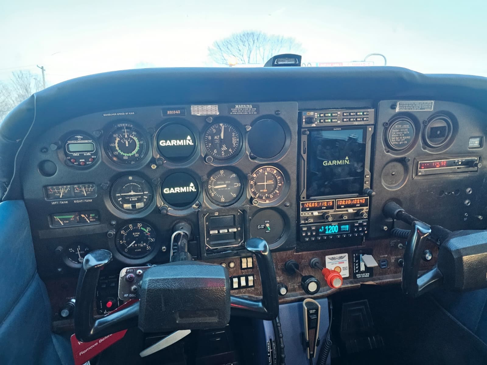 Aspire Aviation Cessna 172 N8184G panel with Garmin GI 275 attitude indicators and GTN 750 navigator